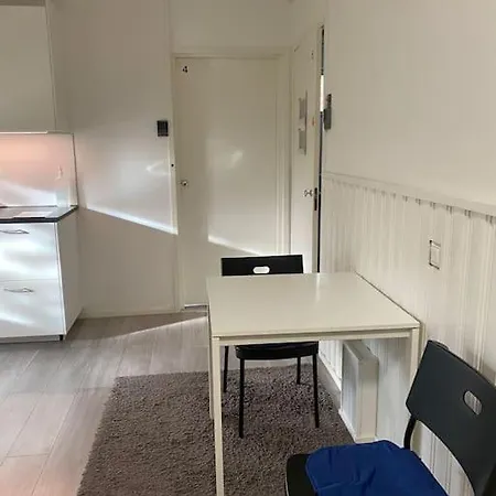 Kotimaailma Kivikkotie, 6