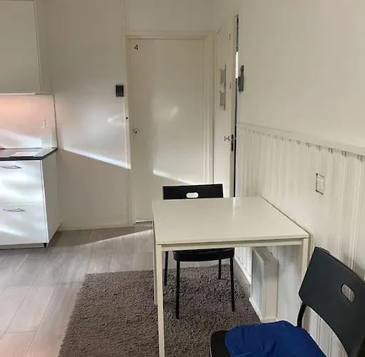 Kotimaailma Kivikkotie, 6